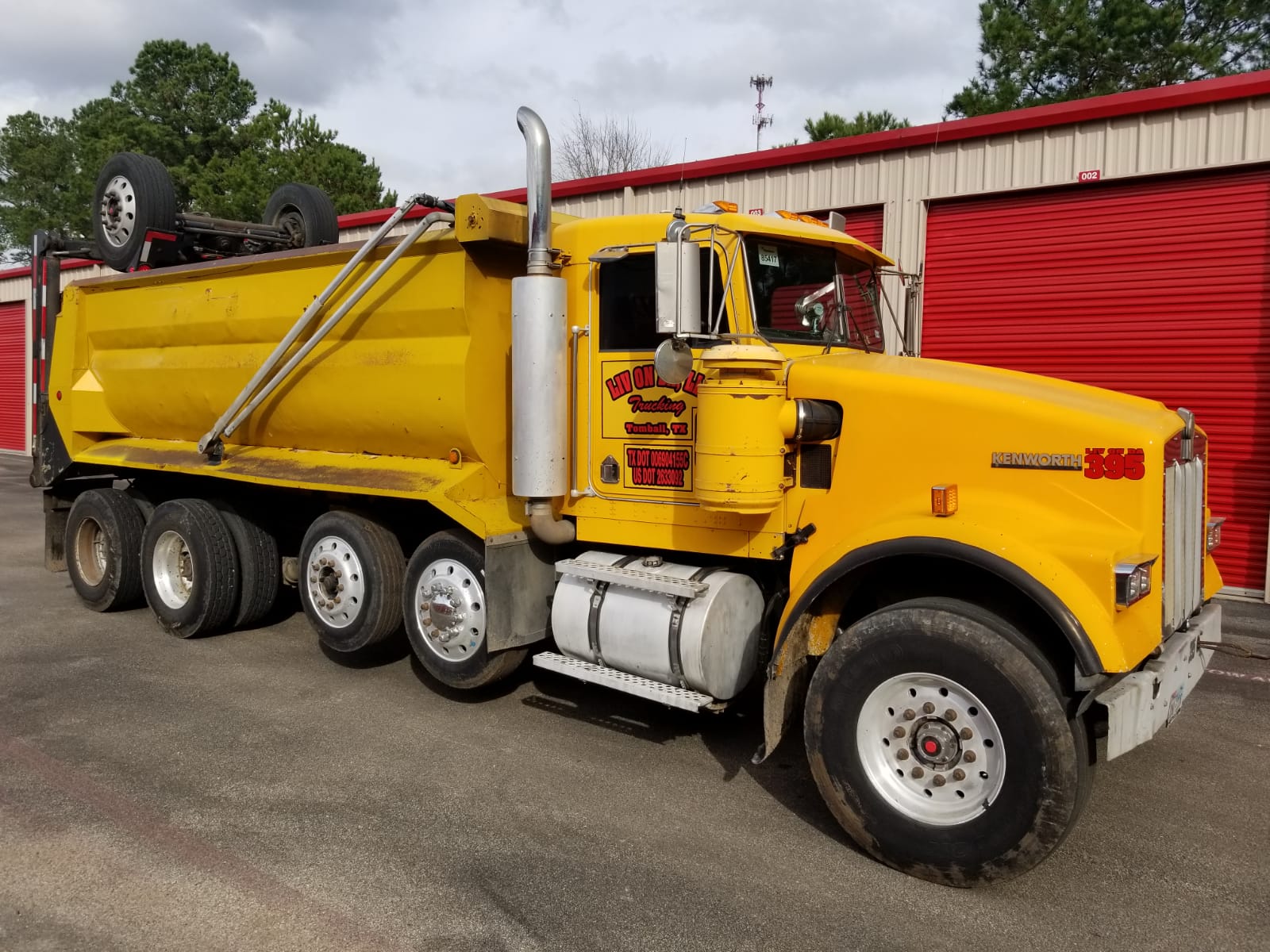 W900 SUPER 16 DUMP TRUCK Dogface Heavy Equipment Sales