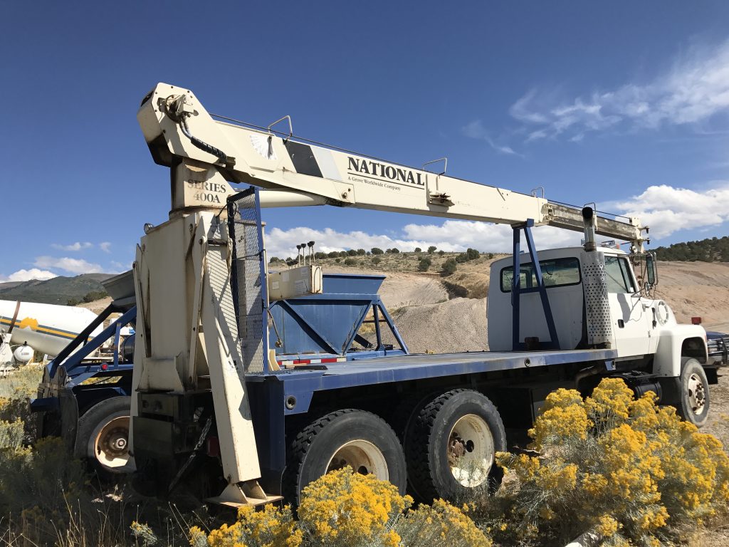 L9000 400A Truck Crane Dogface Heavy Equipment Sales