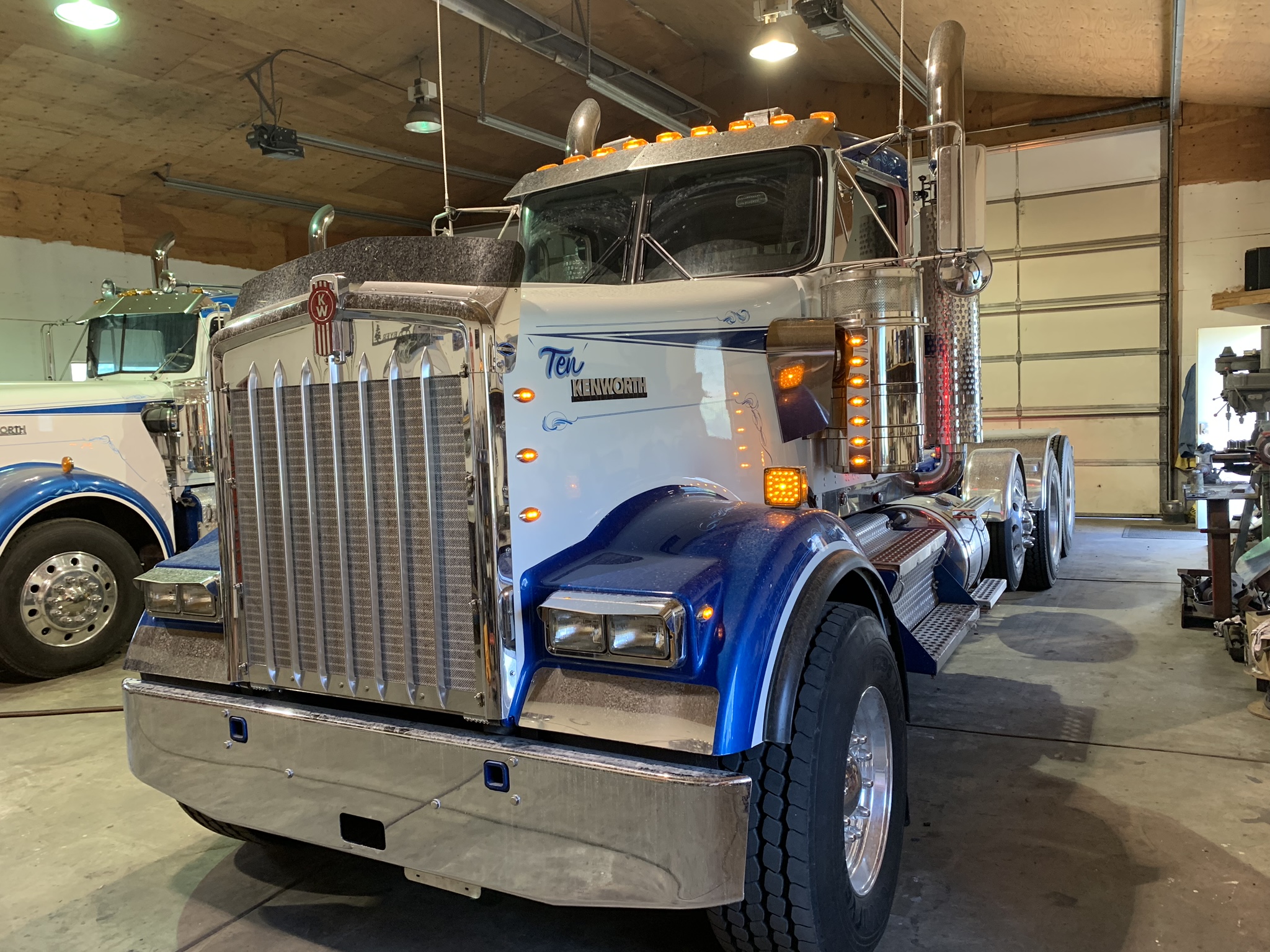 W900 HEAVY SPEC DAY CAB Dogface Heavy Equipment Sales Dogface Heavy
