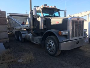 Pete Day Cab Transport Truck