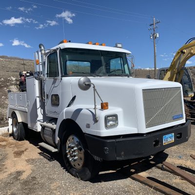 1995 VOLVO WHITE AUTO CAR SERVICE TRUCK