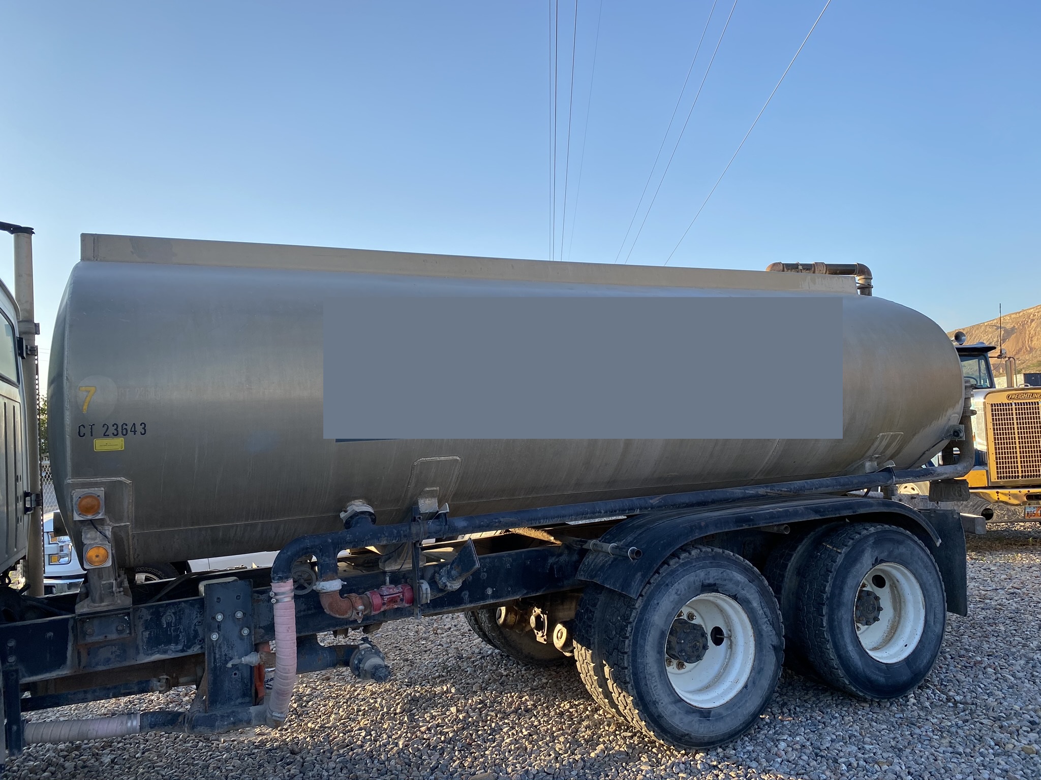 L8000 4000 GALLON WATER TRUCK - Dogface Heavy Equipment Sales : Dogface