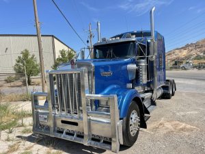 2006 KENWORTH MODEL W900 LONG HOOD SLEEPER TRUCK