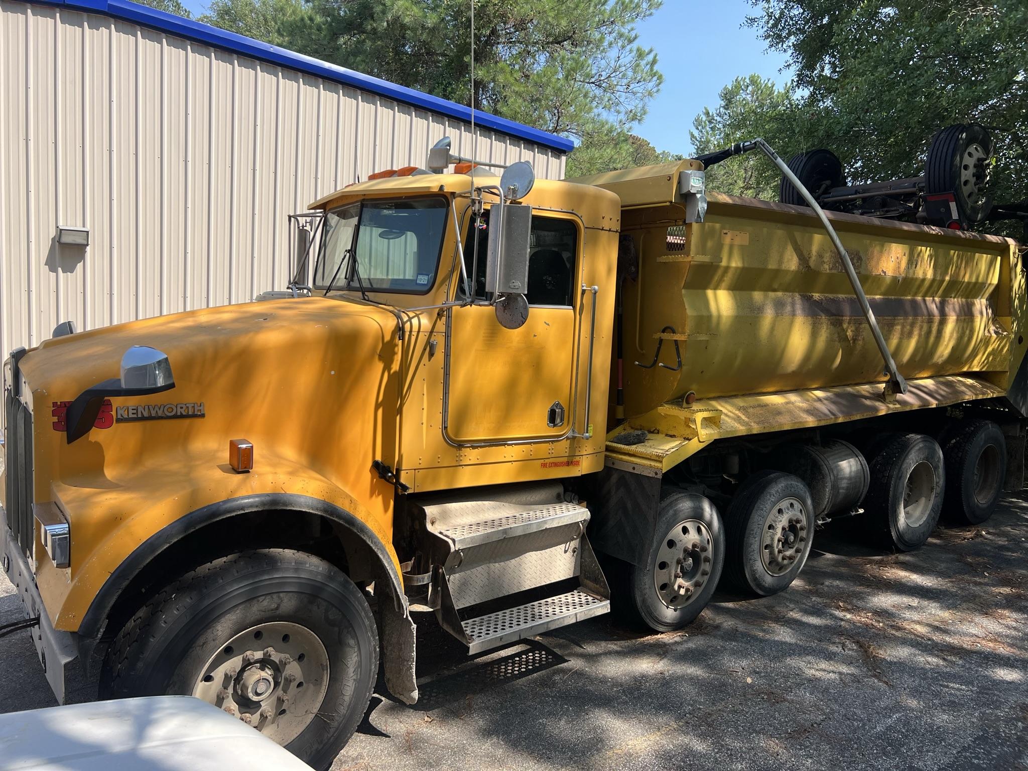 W900 SUPER DUMP TRUCK Dogface Heavy Equipment Sales Dogface Heavy Equipment Sales
