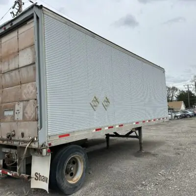 R39 28' FOOT STORAGE TRAILER.