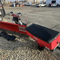 2023 WESTERN MODEL 9' PRO PIUS AND MODEL 1000 SPREADER SET