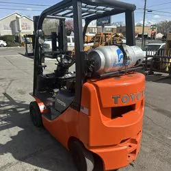 4000 POUND MODEL 8FGCU20 FORKLIFT