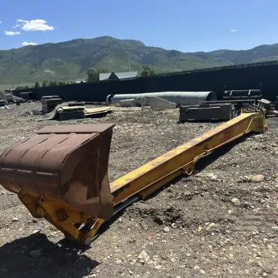 20' STICK WITH 90 MM PINS FOR A 300 SIZE EXCAVATOR