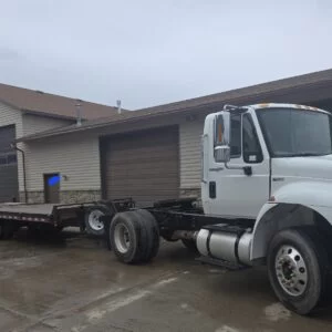 4400 SBA 4X2 SINGLE AXLE DAY CAB TRUCK AND TILT DECK  TRAILER SET