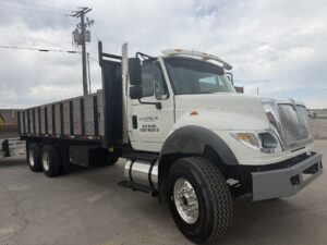 2007 INTERNATIONAL MODEL 7600 BOBTAIL DUMP TRUCK